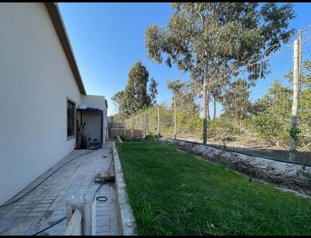 3 BEDROOM HOUSE FOR SALE IN ALBERTINIA